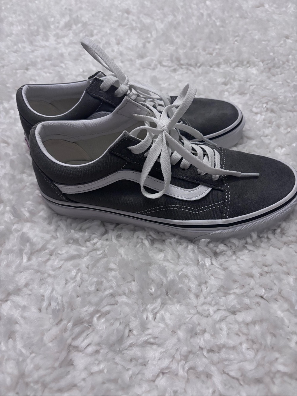 Vans Women’s Low-Top Sneakers in Gray and White - Picture 1 of 4